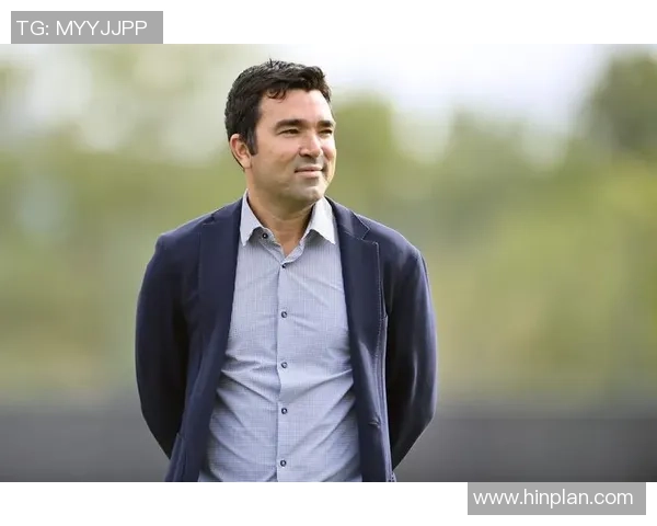 曾经穿过33号球衣的足球巨星们：他们的传奇与辉煌瞬间回顾